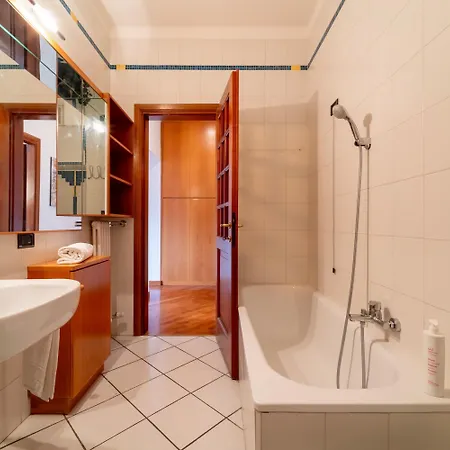 Gerbett With Terrace By Wonderful Italy Apartman *